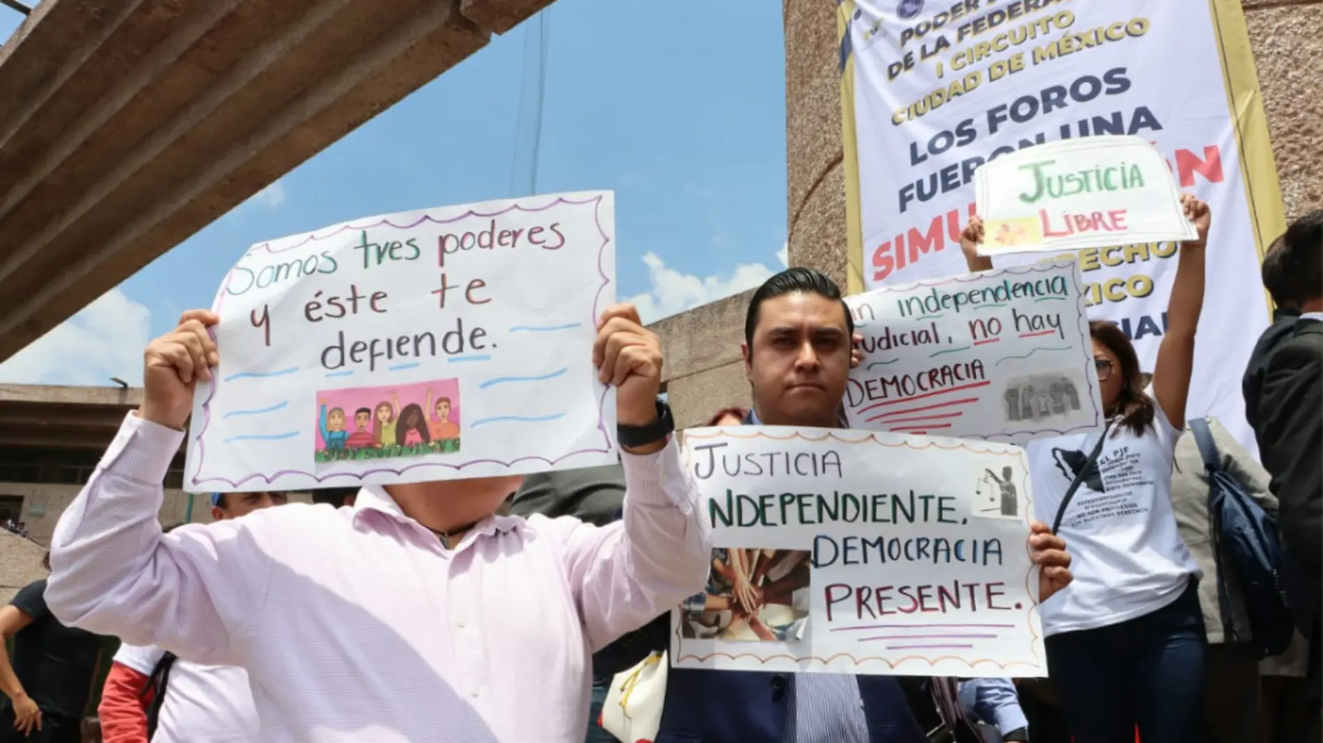 Protesta de trabajadores del PJF